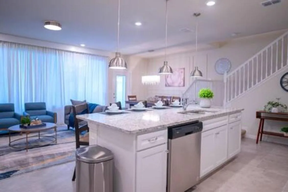 New Home W Heated Pool & Bbq Grill 0*, Davenport USA