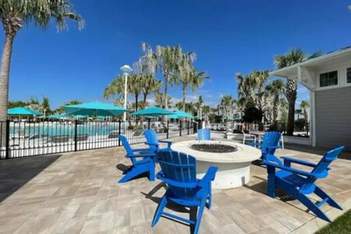New Home W Heated Pool & Bbq Grill 0*, Davenport