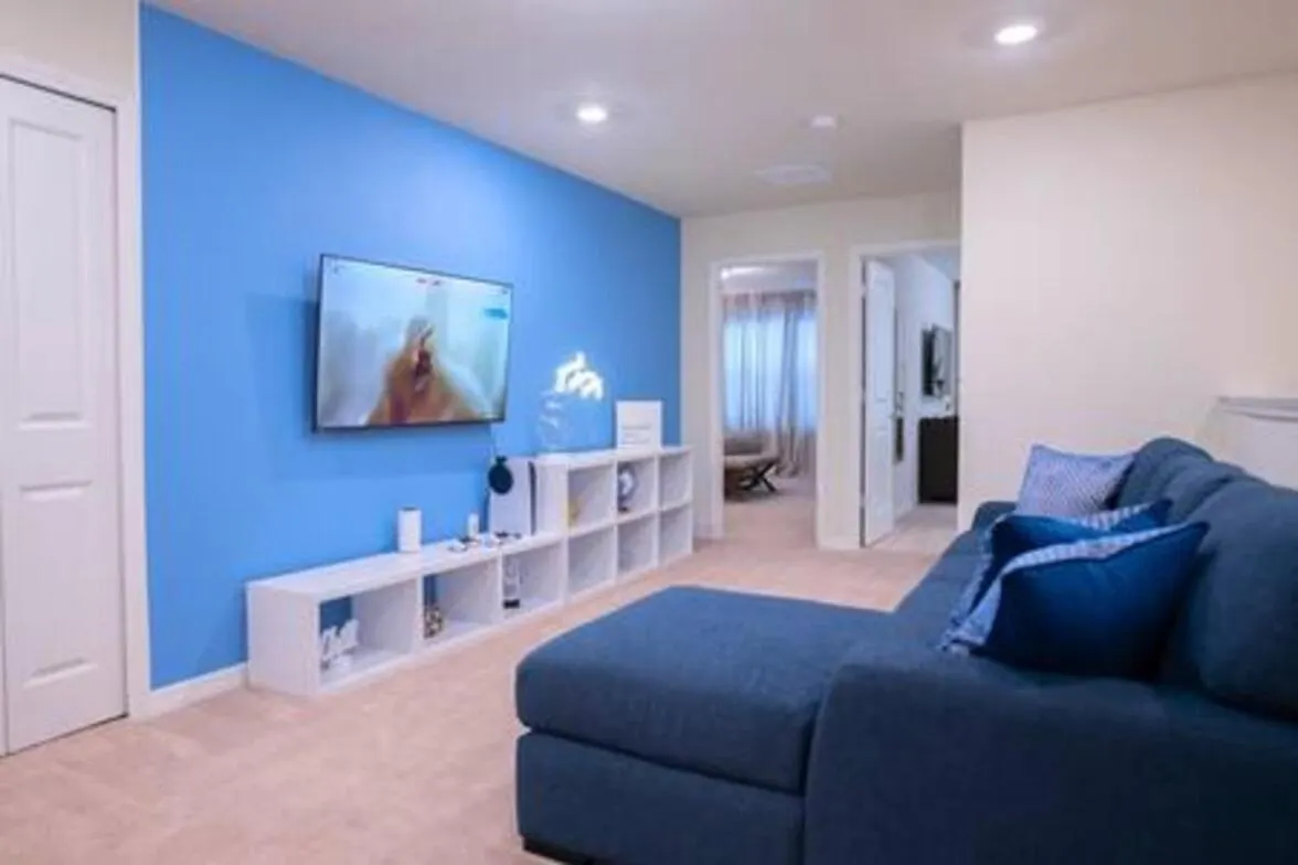 New Home W Heated Pool & Bbq Grill 0*, Davenport