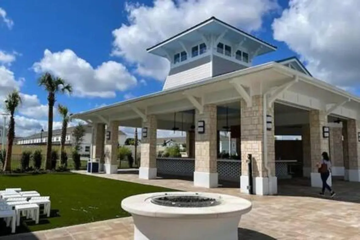 New Home W Heated Pool & Bbq Grill 0*, Davenport